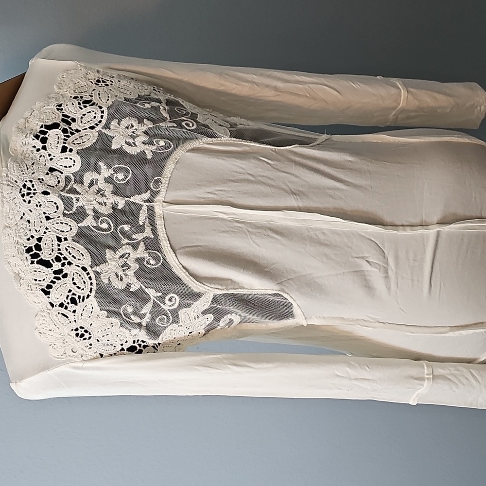 #11 NWT POL Ivory Henley~Button Top ~ Small ~ 18" P2P - Picture 3 of 4
